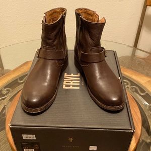 FRYE bootie dark brown